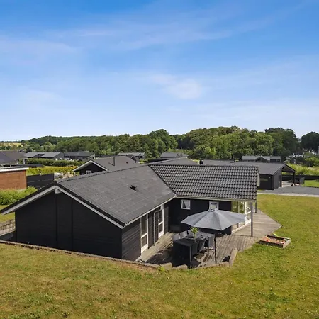 Geeske - 150m From The Sea By Interhome *