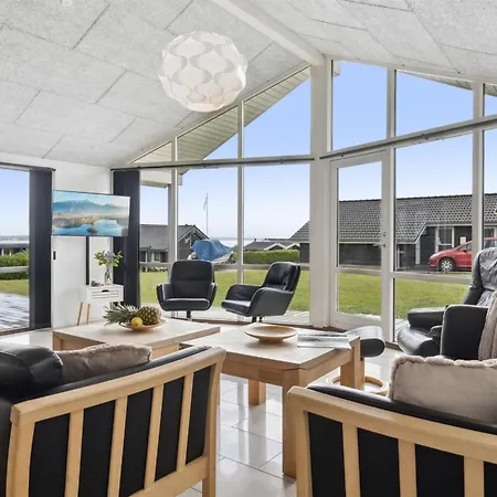 Geeske - 150m From The Sea By Interhome